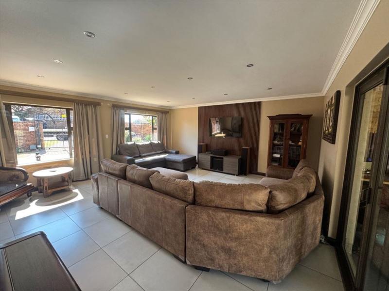 3 Bedroom Property for Sale in Sunward Park Gauteng