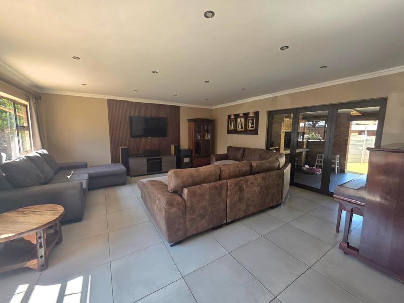 3 Bedroom Property for Sale in Sunward Park Gauteng