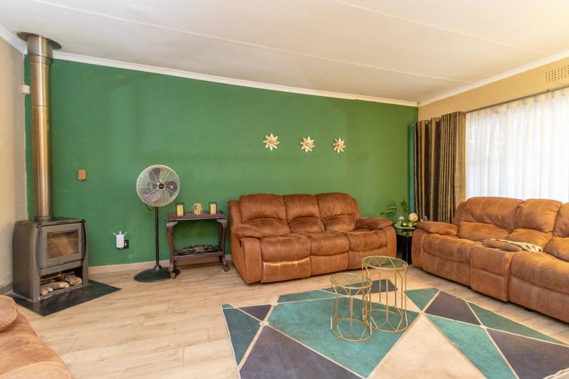 4 Bedroom Property for Sale in Brackenhurst Gauteng