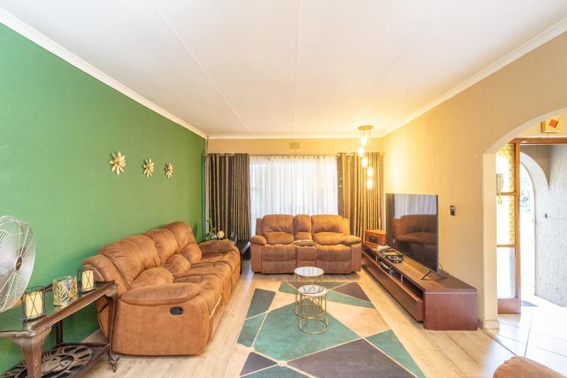 4 Bedroom Property for Sale in Brackenhurst Gauteng