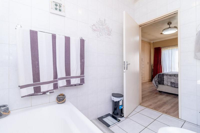 4 Bedroom Property for Sale in Brackenhurst Gauteng