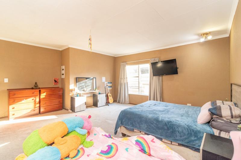 4 Bedroom Property for Sale in Brackenhurst Gauteng