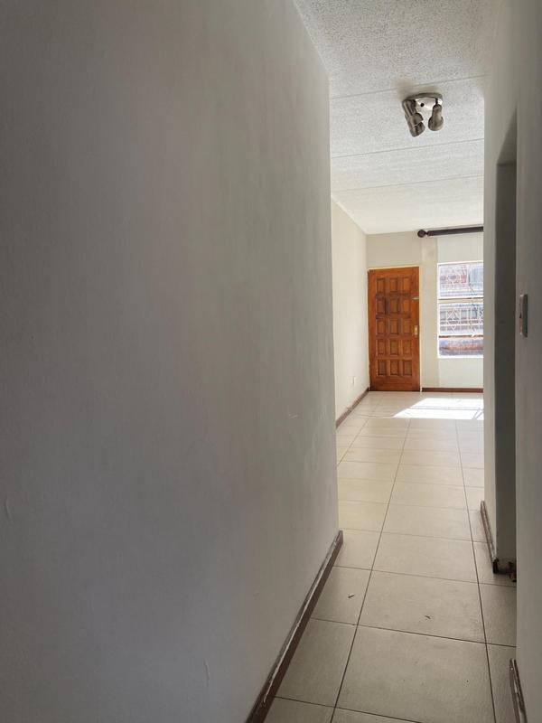 To Let 2 Bedroom Property for Rent in Vorna Valley Gauteng