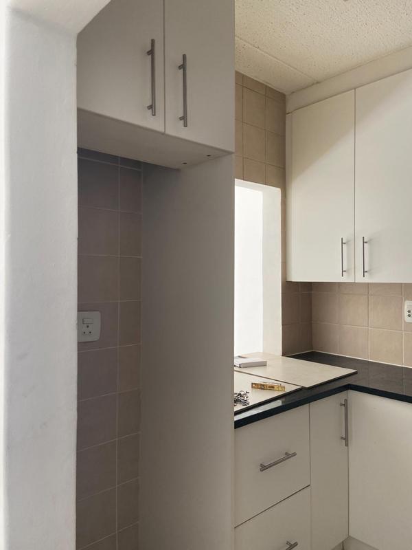 To Let 2 Bedroom Property for Rent in Vorna Valley Gauteng
