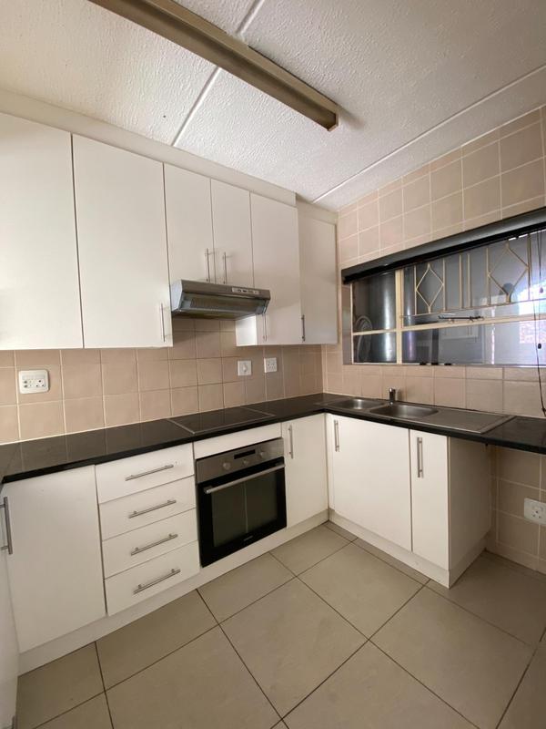 To Let 2 Bedroom Property for Rent in Vorna Valley Gauteng