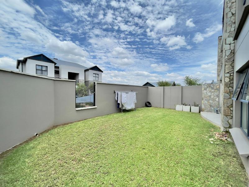 To Let 3 Bedroom Property for Rent in Waterfall Gauteng