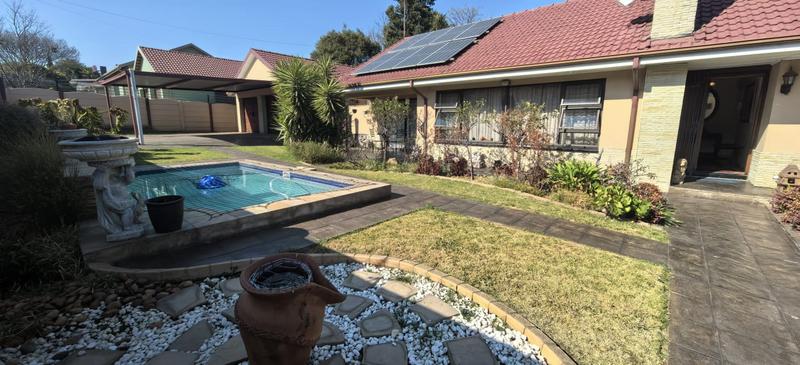 4 Bedroom Property for Sale in Florida Gauteng