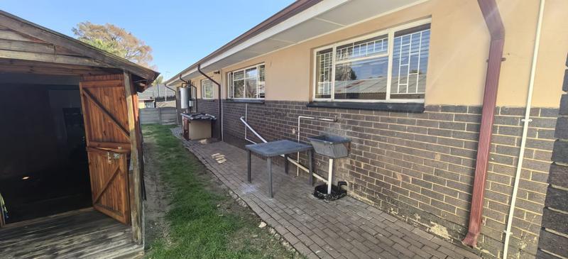 4 Bedroom Property for Sale in Florida Gauteng