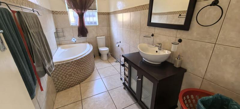 4 Bedroom Property for Sale in Roodepoort North Gauteng