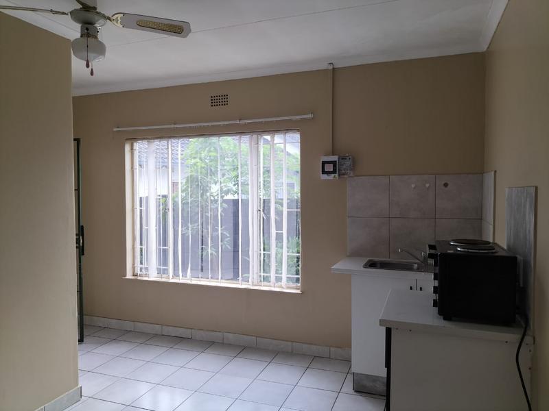 To Let 1 Bedroom Property for Rent in Bonaero Park Gauteng