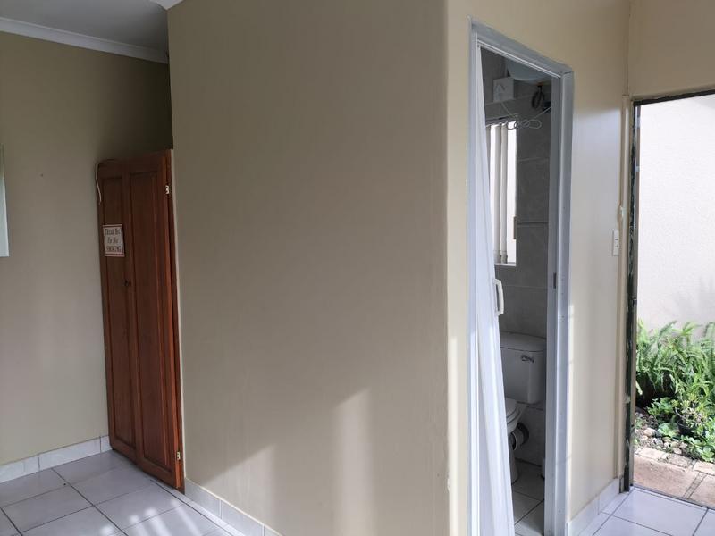 To Let 1 Bedroom Property for Rent in Bonaero Park Gauteng