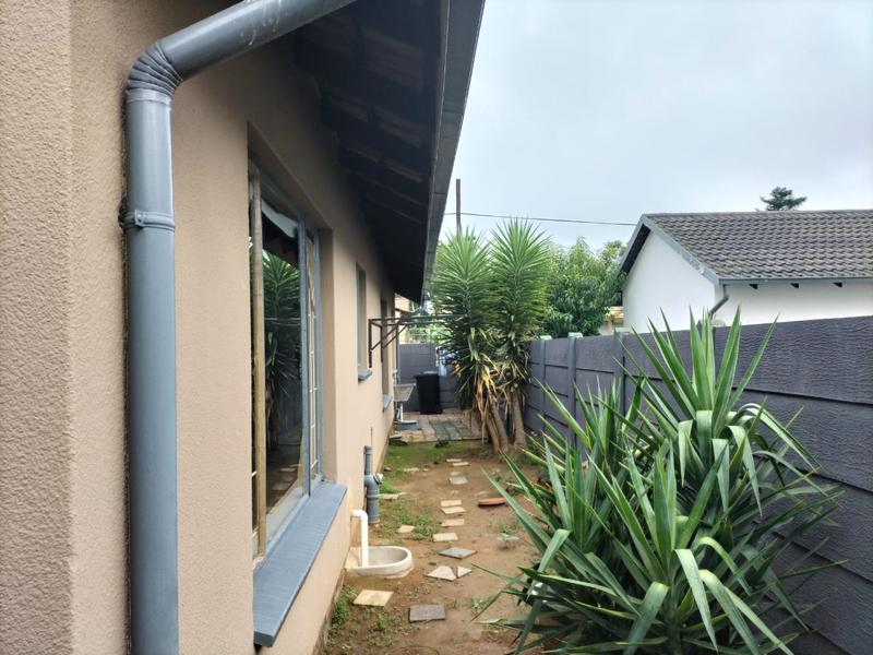 To Let 1 Bedroom Property for Rent in Bonaero Park Gauteng