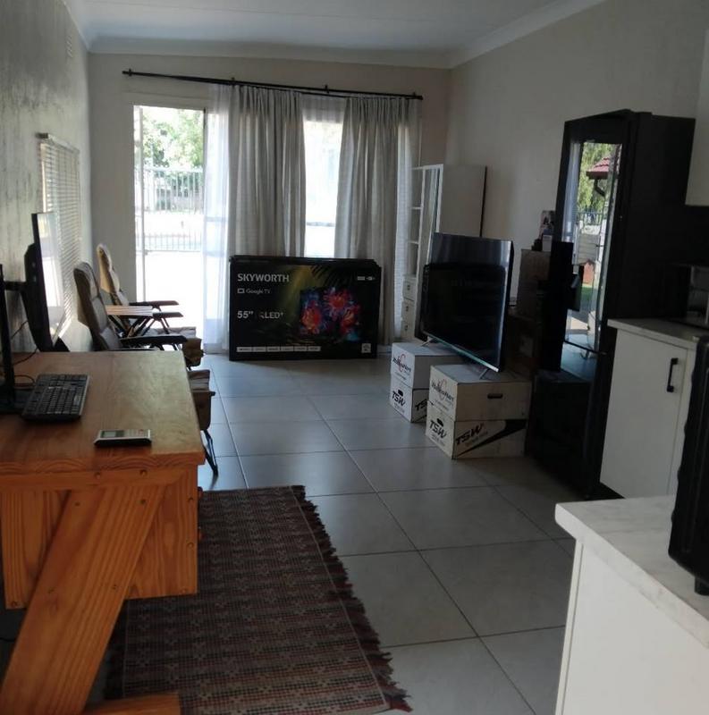 To Let 1 Bedroom Property for Rent in Edenvale Gauteng