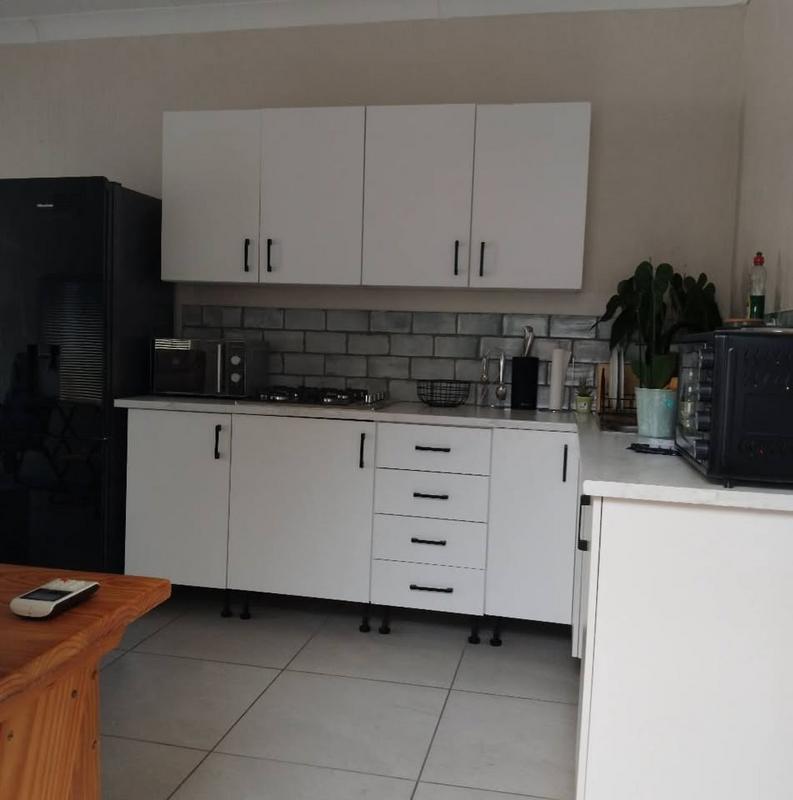 To Let 1 Bedroom Property for Rent in Edenvale Gauteng