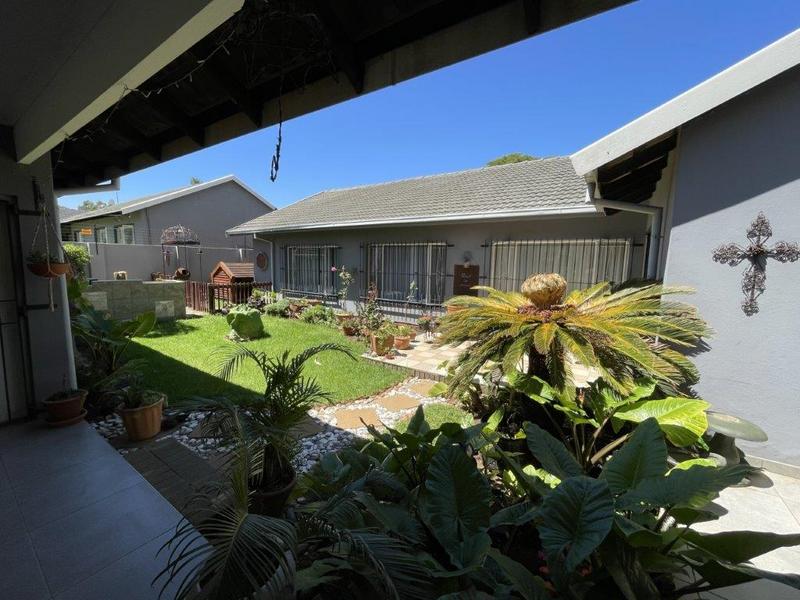 3 Bedroom Property for Sale in Garsfontein Gauteng