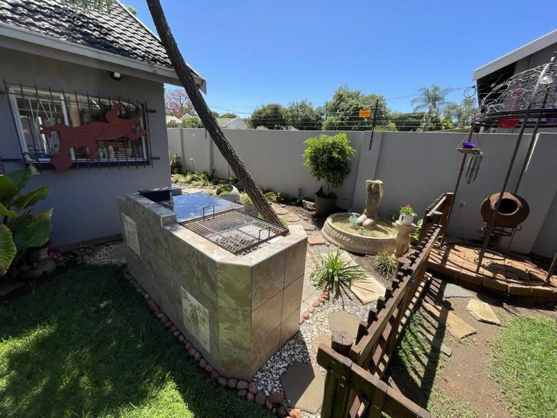3 Bedroom Property for Sale in Garsfontein Gauteng
