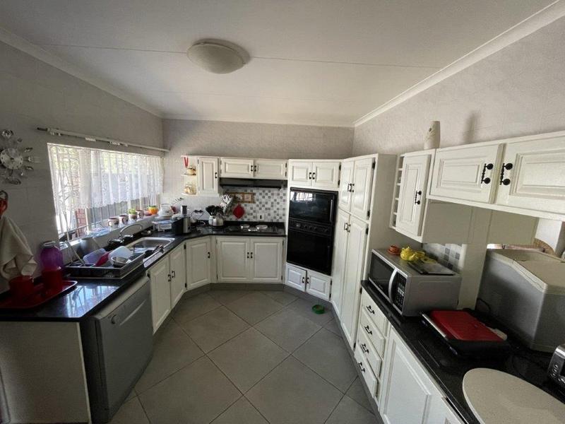3 Bedroom Property for Sale in Garsfontein Gauteng