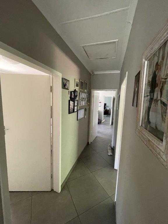 3 Bedroom Property for Sale in Garsfontein Gauteng