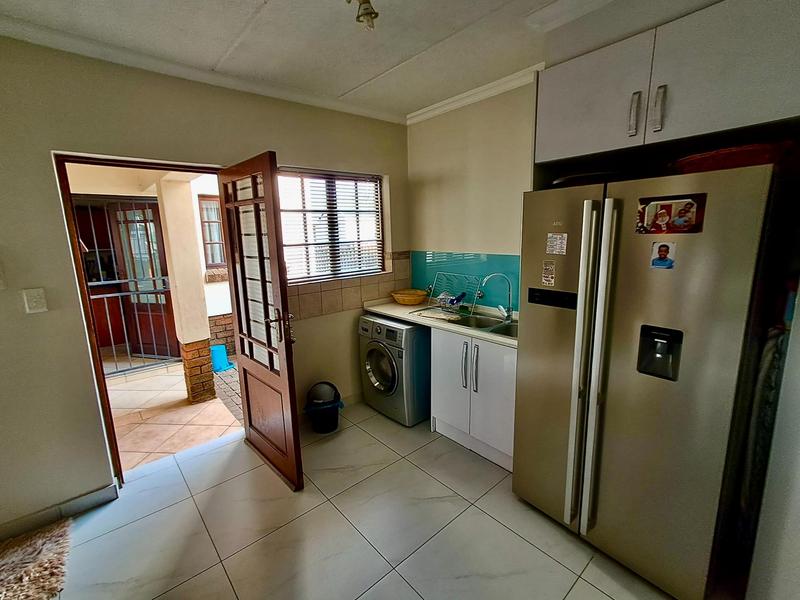2 Bedroom Property for Sale in Montana Tuine Gauteng
