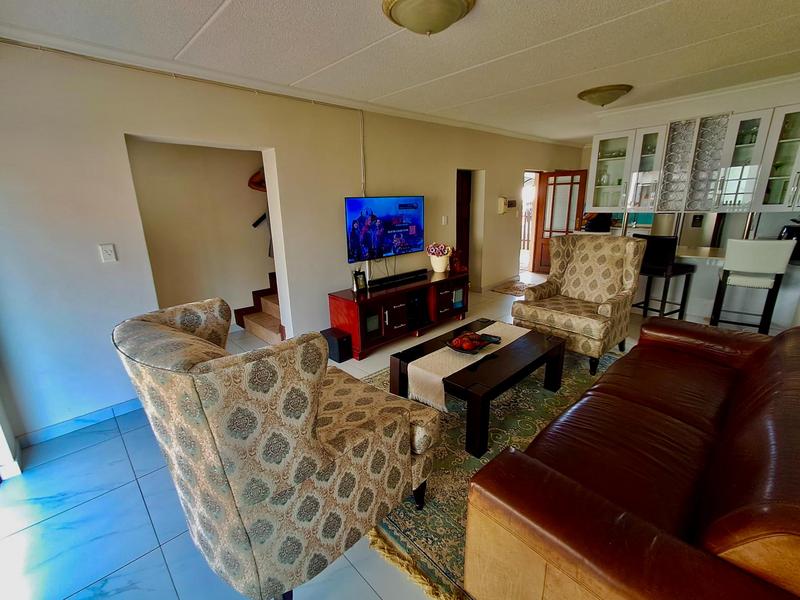 2 Bedroom Property for Sale in Montana Tuine Gauteng