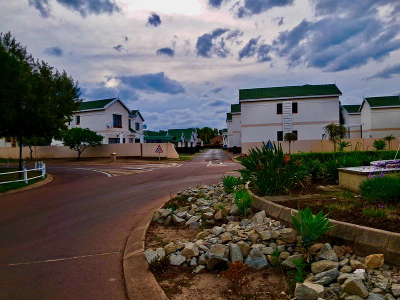2 Bedroom Property for Sale in Montana Tuine Gauteng