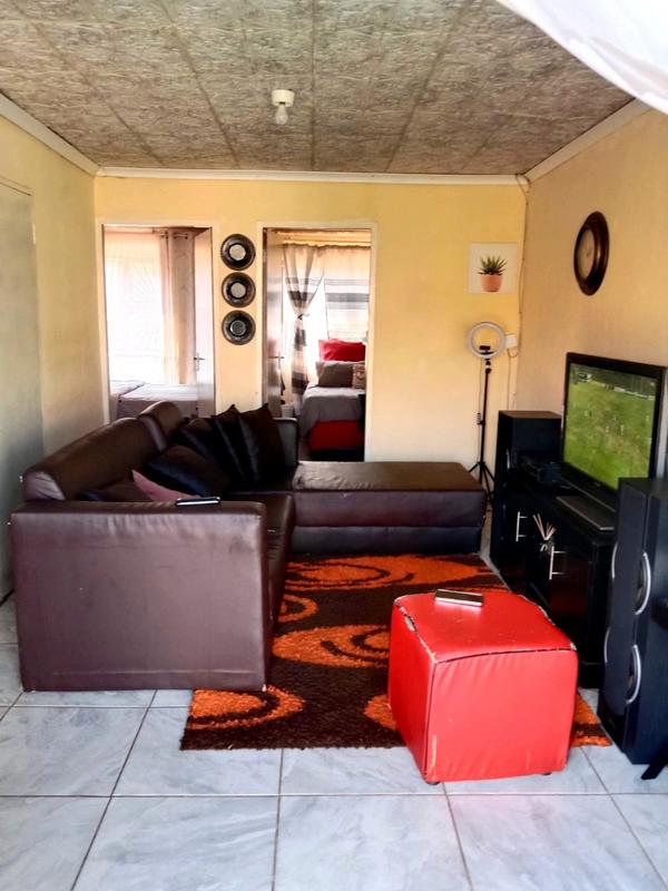 2 Bedroom Property for Sale in Lufhereng Gauteng