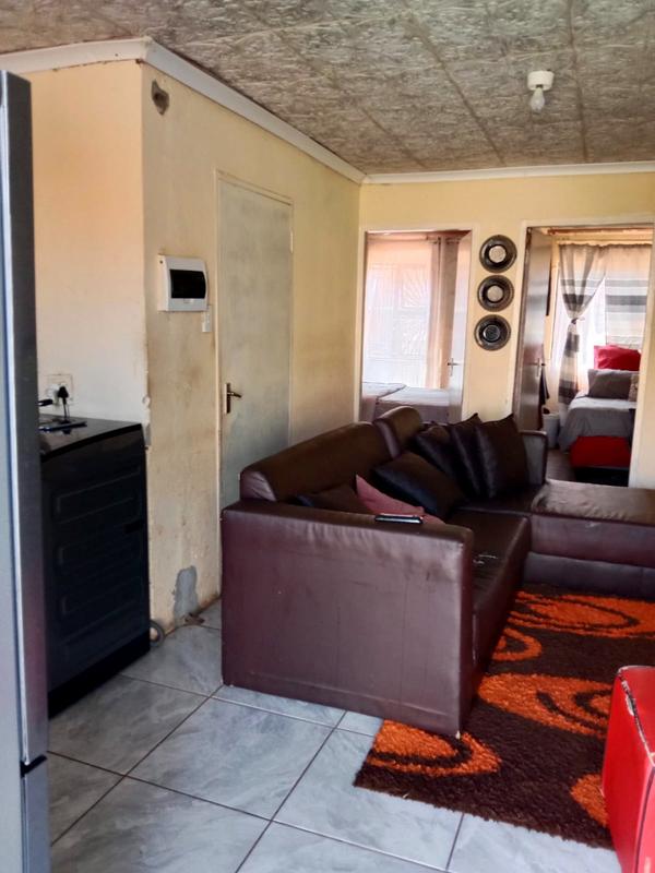 2 Bedroom Property for Sale in Lufhereng Gauteng