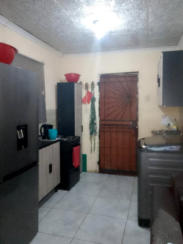 2 Bedroom Property for Sale in Lufhereng Gauteng