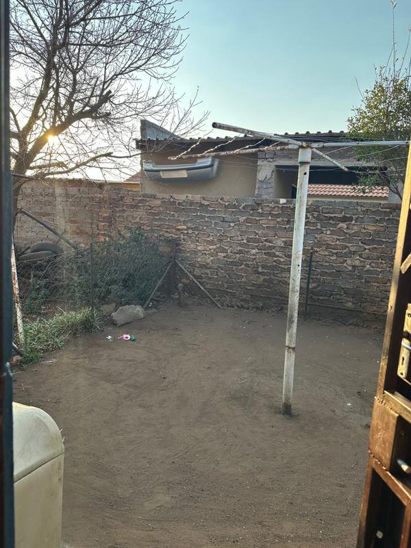2 Bedroom Property for Sale in Lufhereng Gauteng