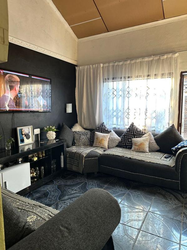 2 Bedroom Property for Sale in Lufhereng Gauteng