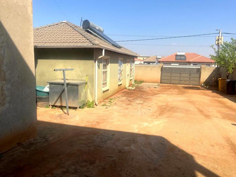3 Bedroom Property for Sale in Lufhereng Gauteng