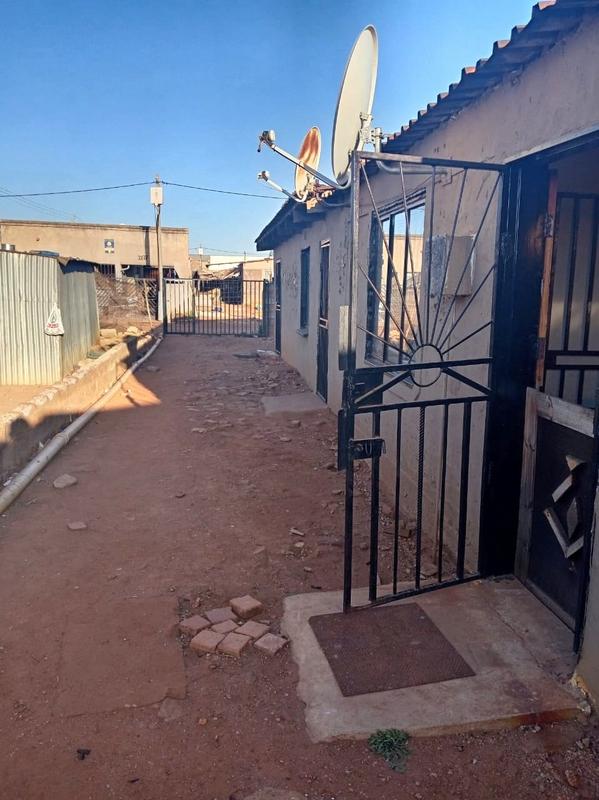 1 Bedroom Property for Sale in Roodekop Gauteng