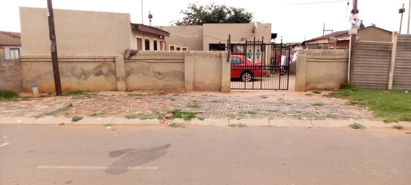 4 Bedroom Property for Sale in Buhle Park Gauteng