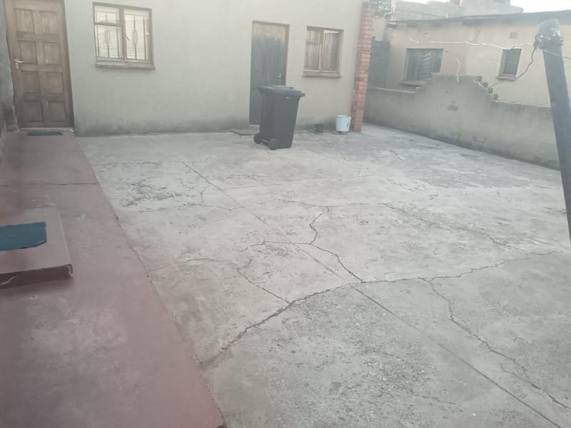 1 Bedroom Property for Sale in Molapo Gauteng