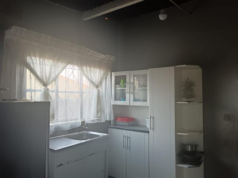 1 Bedroom Property for Sale in Molapo Gauteng