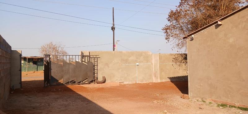1 Bedroom Property for Sale in Bram Fischerville Gauteng