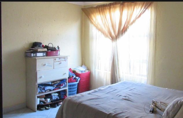 6 Bedroom Property for Sale in Protea Garden Gauteng