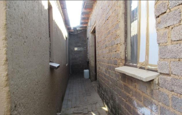 6 Bedroom Property for Sale in Protea Garden Gauteng