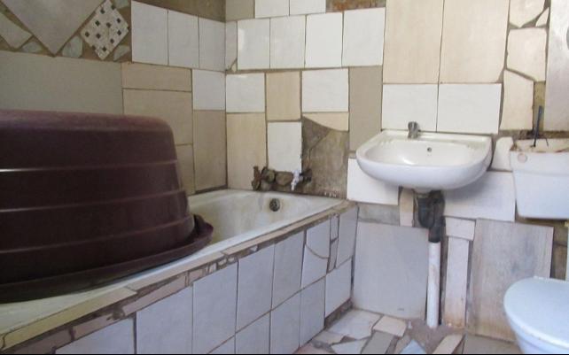 6 Bedroom Property for Sale in Protea Garden Gauteng