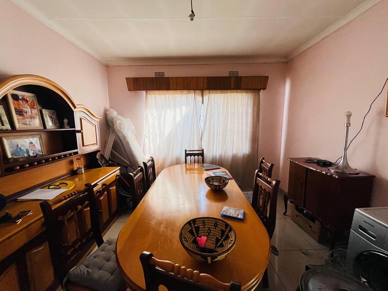 5 Bedroom Property for Sale in Birchleigh North Gauteng