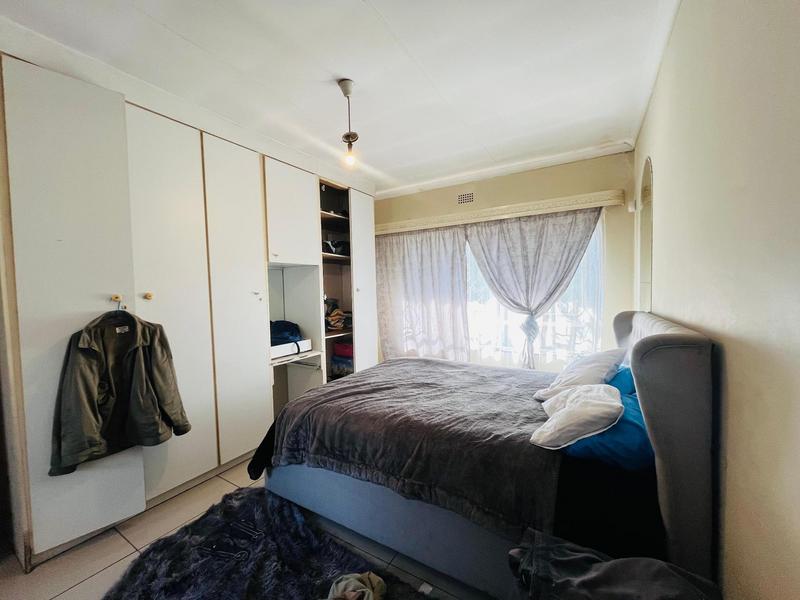 5 Bedroom Property for Sale in Birchleigh North Gauteng