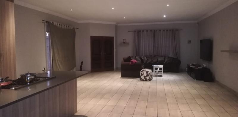 3 Bedroom Property for Sale in Heuweloord Gauteng