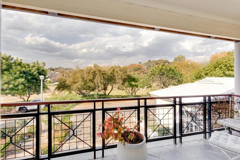 5 Bedroom Property for Sale in Fourways Gardens Gauteng