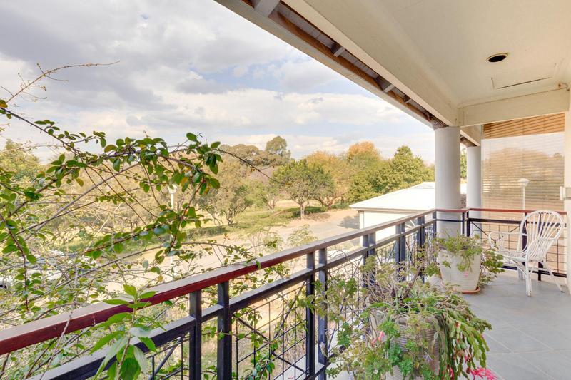 5 Bedroom Property for Sale in Fourways Gardens Gauteng