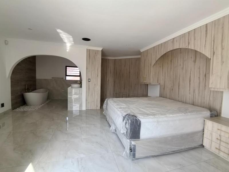 To Let 4 Bedroom Property for Rent in Bedfordview Gauteng