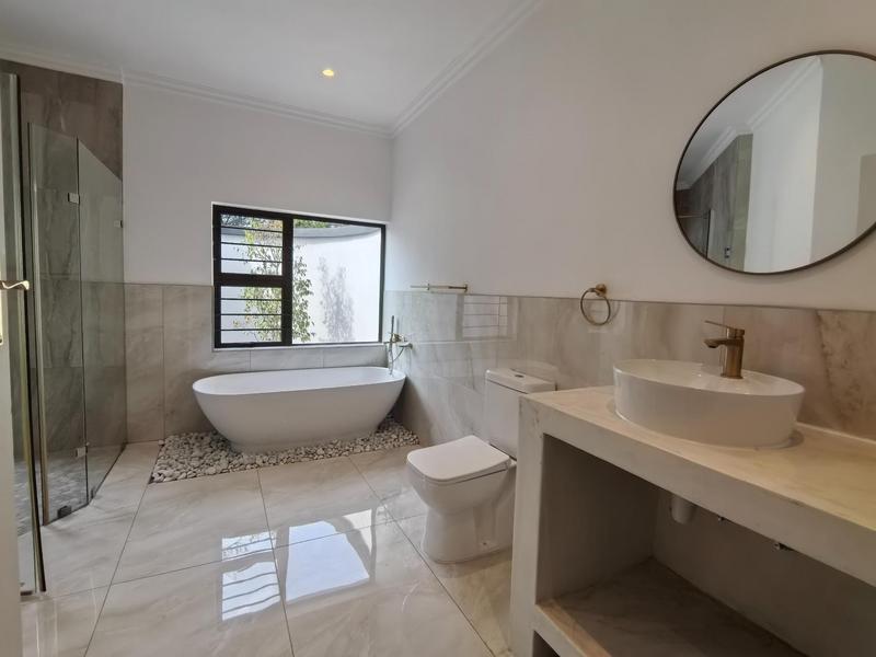 To Let 4 Bedroom Property for Rent in Bedfordview Gauteng