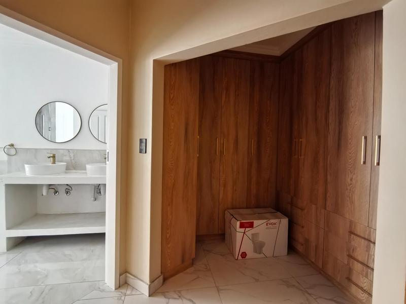 To Let 4 Bedroom Property for Rent in Bedfordview Gauteng