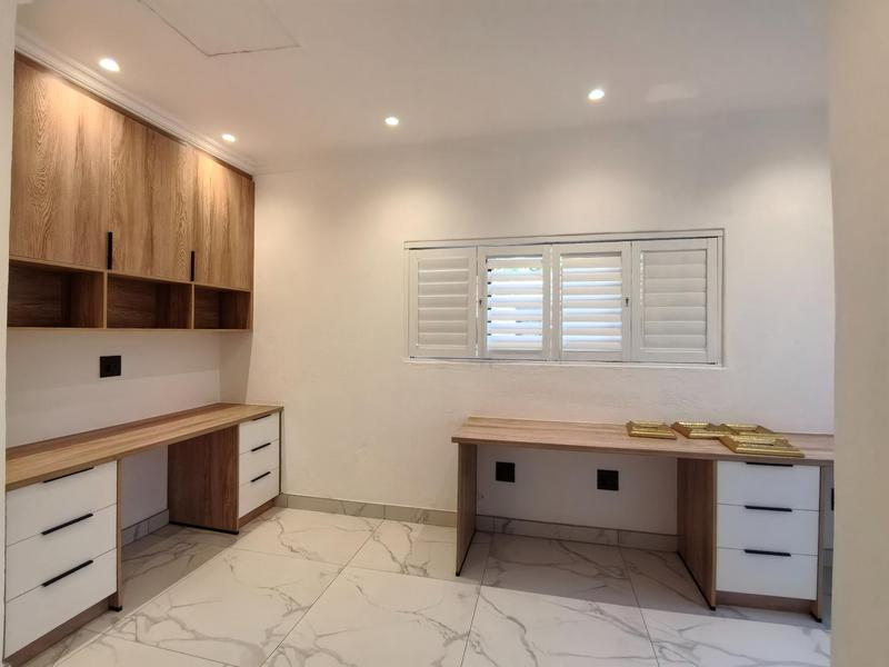 To Let 4 Bedroom Property for Rent in Bedfordview Gauteng