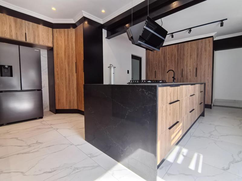 To Let 4 Bedroom Property for Rent in Bedfordview Gauteng