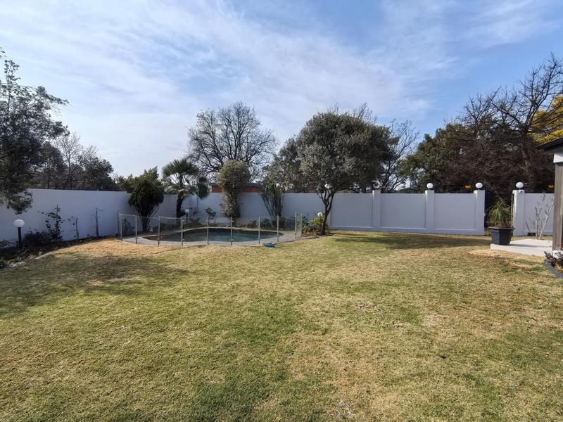 To Let 4 Bedroom Property for Rent in Bedfordview Gauteng